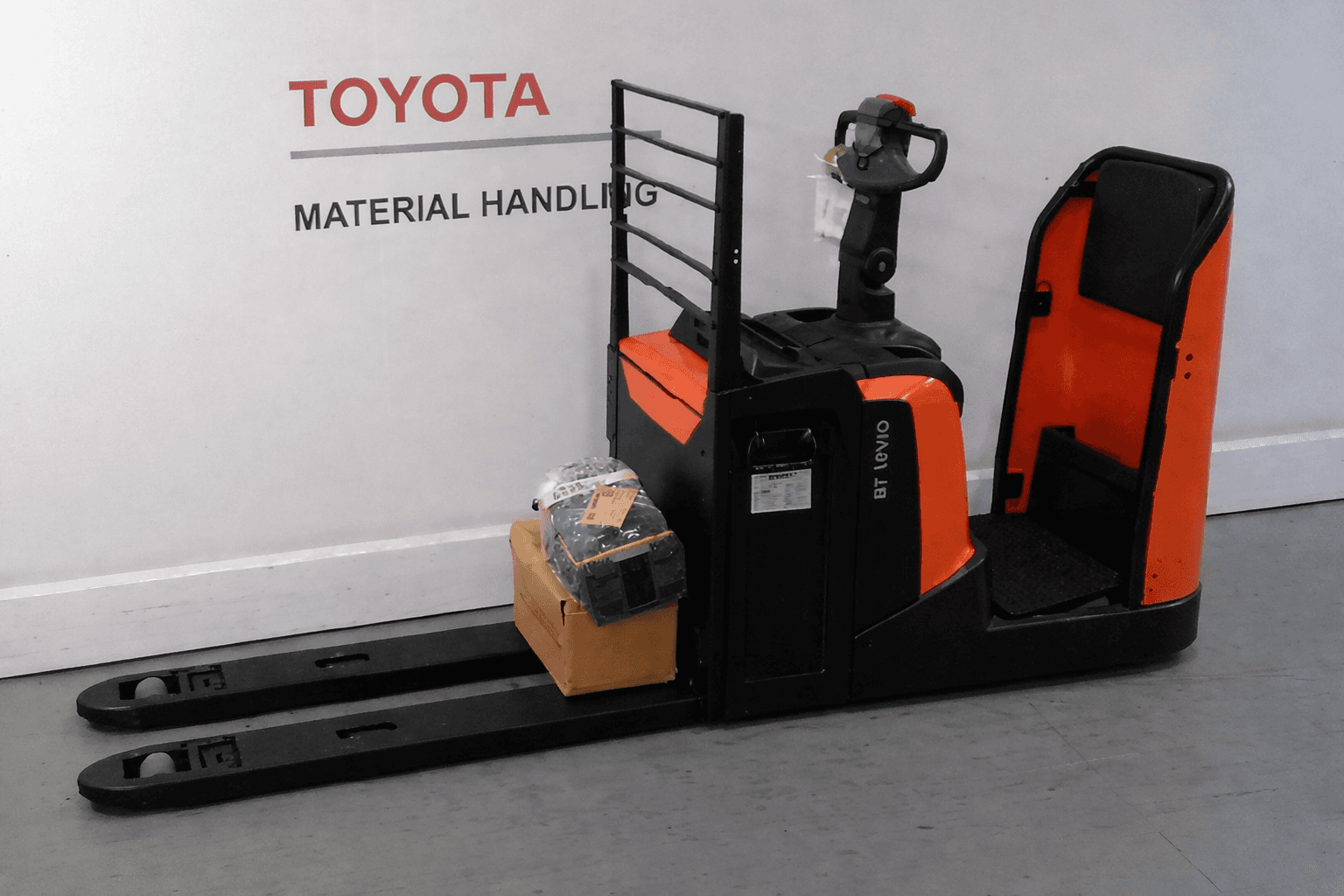 Transpalette électrique autoporté TOYOTA LPE200 2020 Reconditionné - Équipement professionnel d'occasion - Smart Reuse