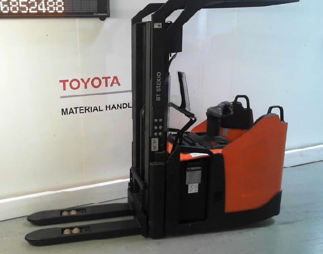 Gerbeur électrique TOYOTA SPE140L 2022 Reconditionné - Équipement professionnel d'occasion - Smart Reuse