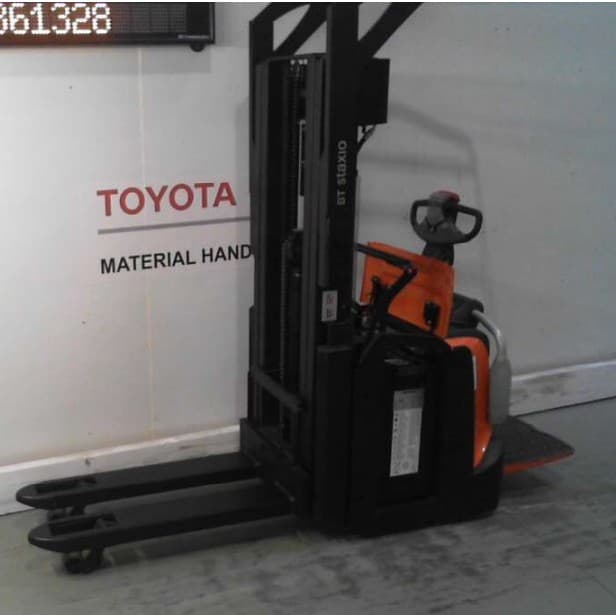 Gerbeur électrique TOYOTA SPE160L 2021 Reconditionné - Équipement professionnel d'occasion - Smart Reuse