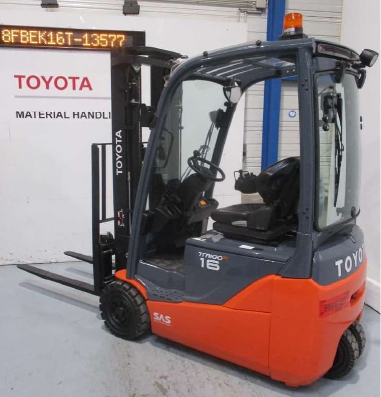 Chariot frontal électrique TOYOTA 8FBEK16T 2019 Reconditionné - Équipement professionnel d'occasion - Smart Reuse