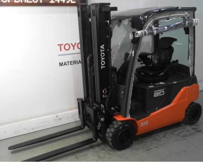 Chariot frontal électrique TOYOTA 8FBM20T 2020 Reconditionné - Équipement professionnel d'occasion - Smart Reuse
