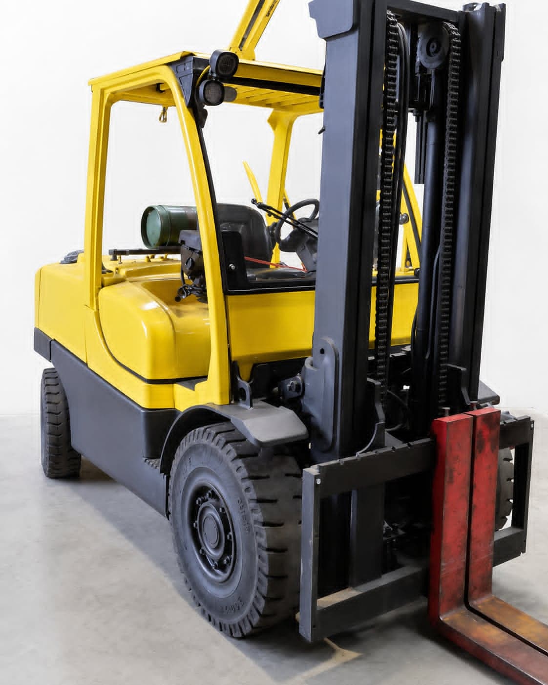 Chariot élévateur frontal 4 ou 6 roues Hyster H5.0FT – 2016 | Reconditionné - Équipement professionnel d'occasion - Smart Reuse