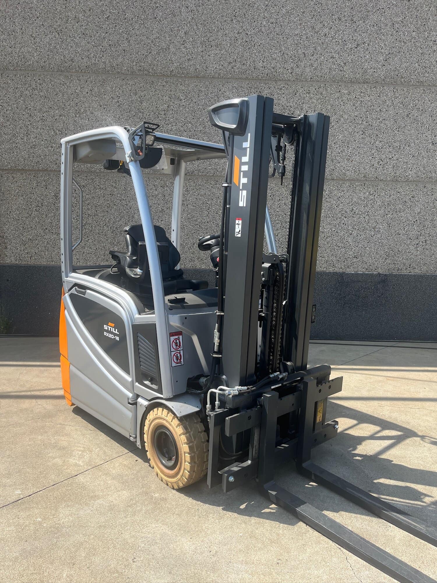 Chariot élévateur frontal électrique 3 roues Still RX20-16 – 2019 | Reconditionné - Équipement professionnel d'occasion - Smart Reuse