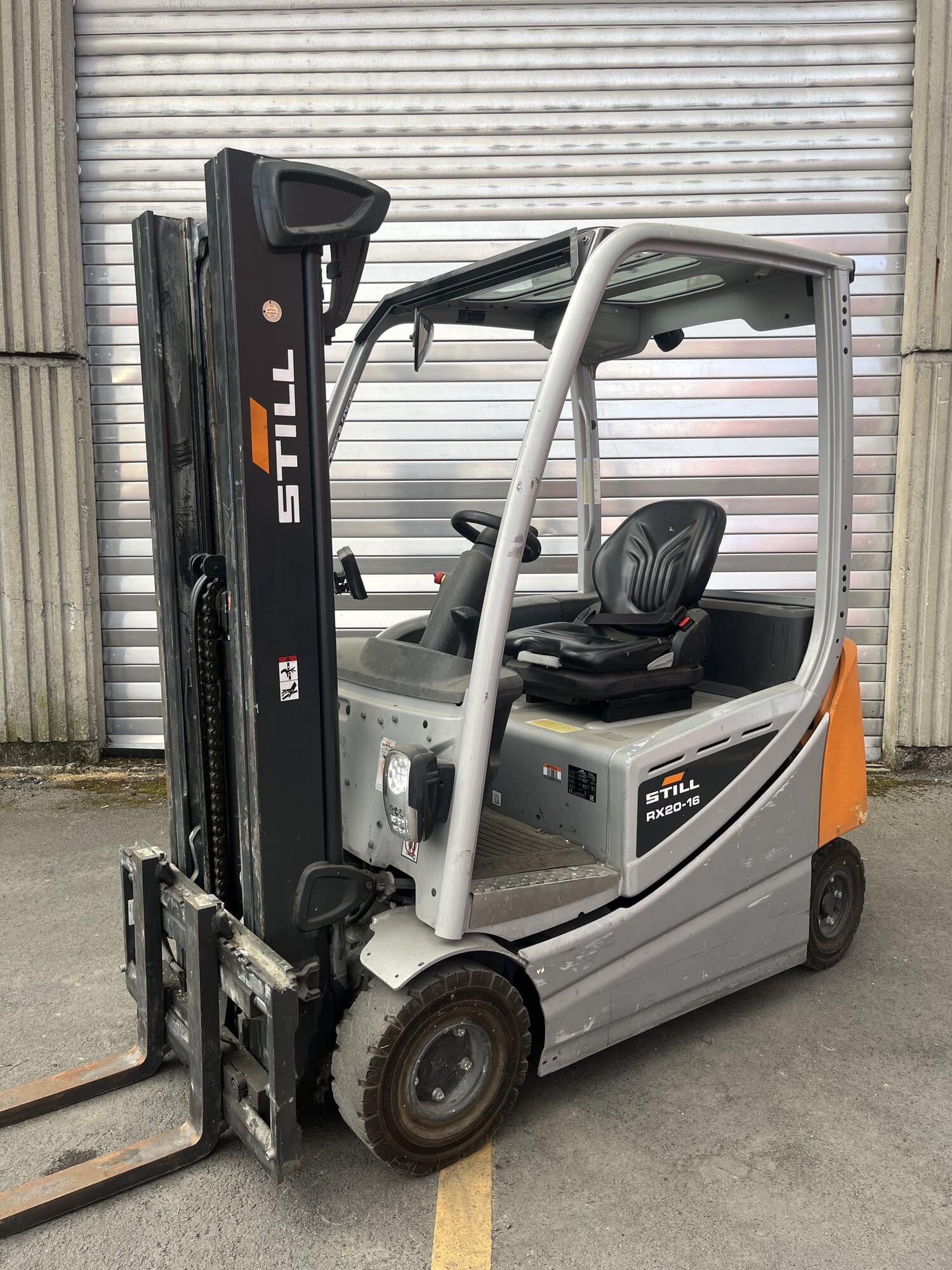 Chariot élévateur frontal électrique 4 roues STILL RX20-16P – 2020 | Reconditionné - Équipement professionnel d'occasion - Smart Reuse