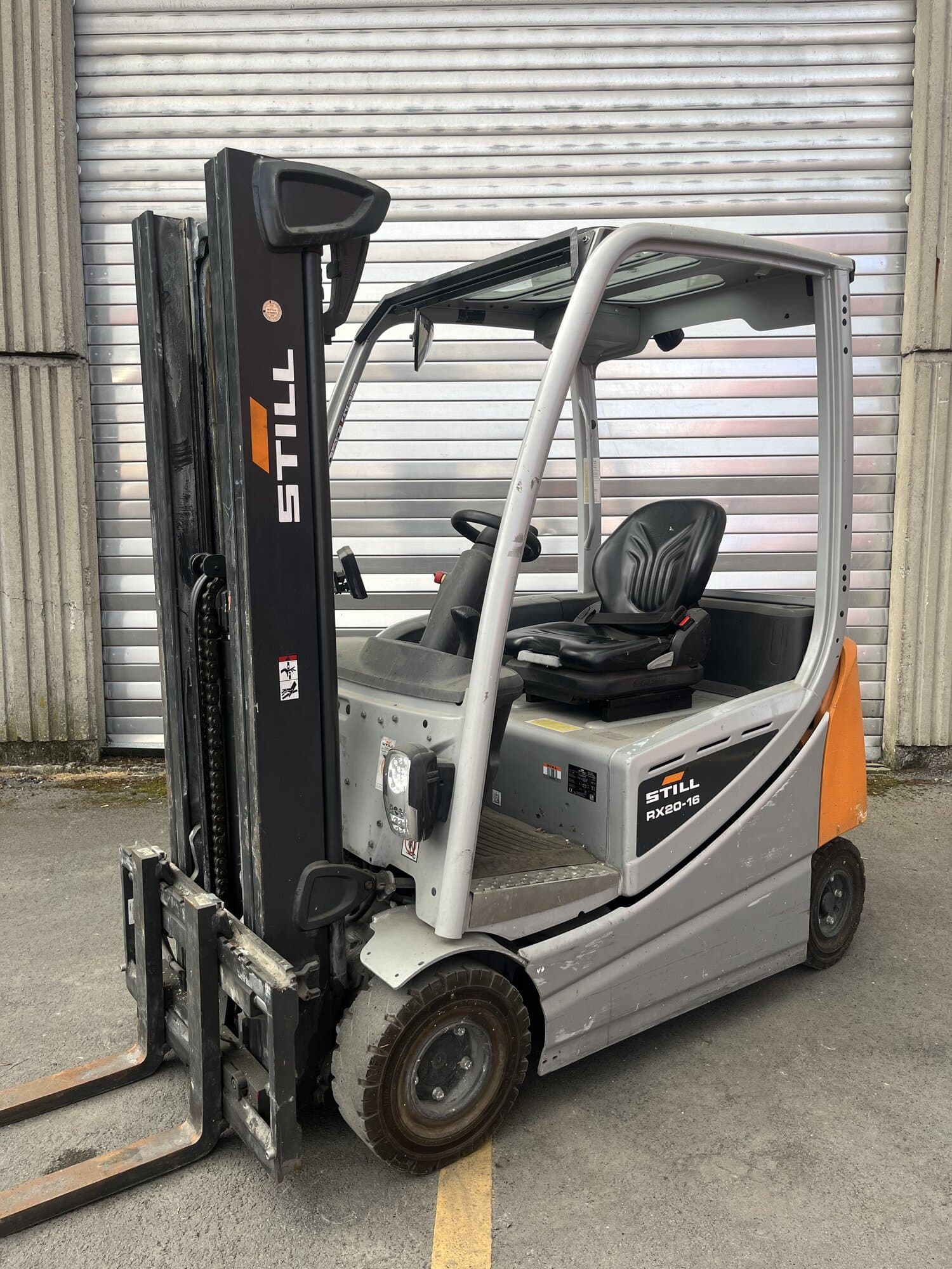 Chariot élévateur frontal électrique 4 roues STILL RX20-16P – 2020 | Reconditionné - Équipement professionnel d'occasion - Smart Reuse
