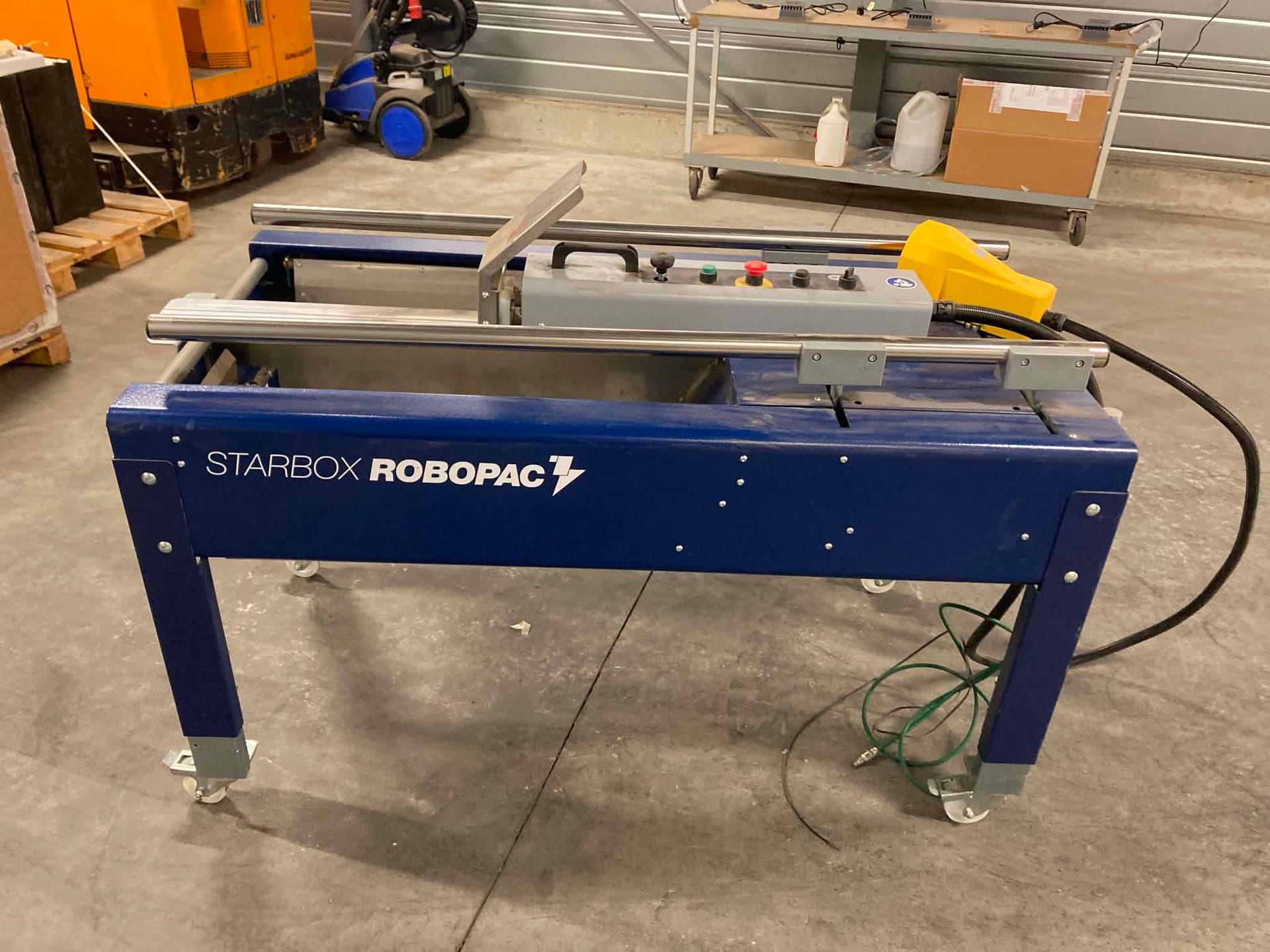 Formeuse de caisses ROBOPAC Starbox 50.2 2022 Occasion - Équipement professionnel d'occasion - Smart Reuse