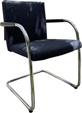 Chaise de réunion Vitra piétement luge manchettes cuir Vitra Occasion - Équipement professionnel d'occasion - Smart Reuse