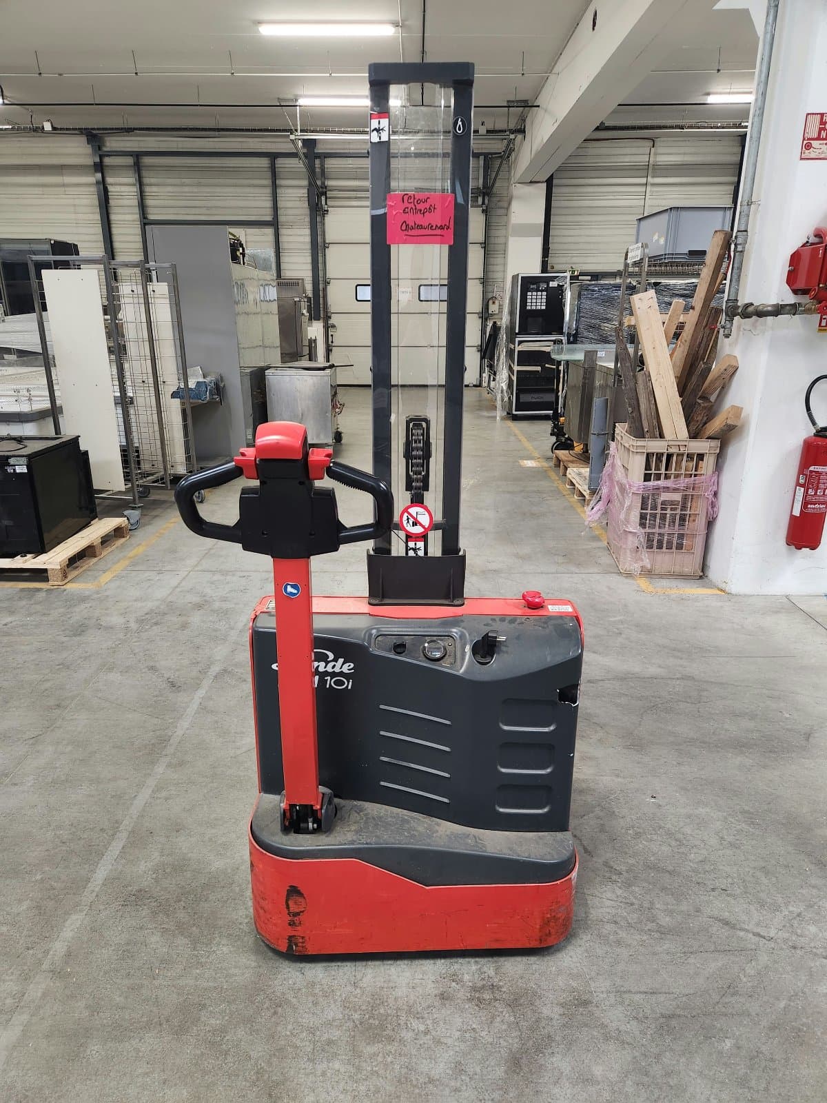 Gerbeur électrique accompagnant Fenwick MM10i Reconditionné — matériel professionnel d'occasion reconditionné Smart Reuse