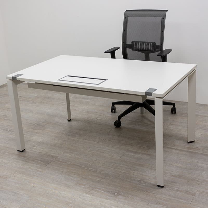 Bureau droit reconditionné Steelcase FrameOne L140 × P80 cm Steelcase FrameOne Reconditionné — matériel professionnel d'occasion Smart Reuse