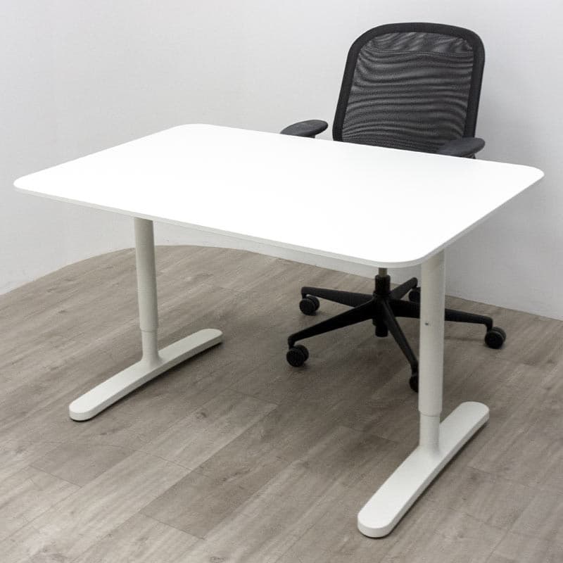 Bureau droit reconditionné Ikea L120 × P80 cm Ikea Reconditionné — matériel professionnel d'occasion Smart Reuse