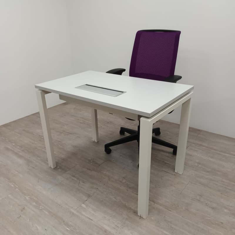 Bureau droit reconditionné Majencia L120 × P60 cm Majencia Reconditionné — matériel professionnel d'occasion Smart Reuse