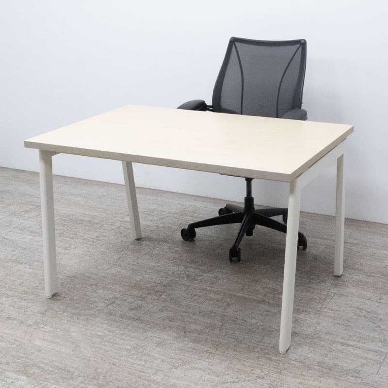 Bureau droit reconditionné L120 chêne fil et blanc Reconditionné — matériel professionnel d'occasion Smart Reuse