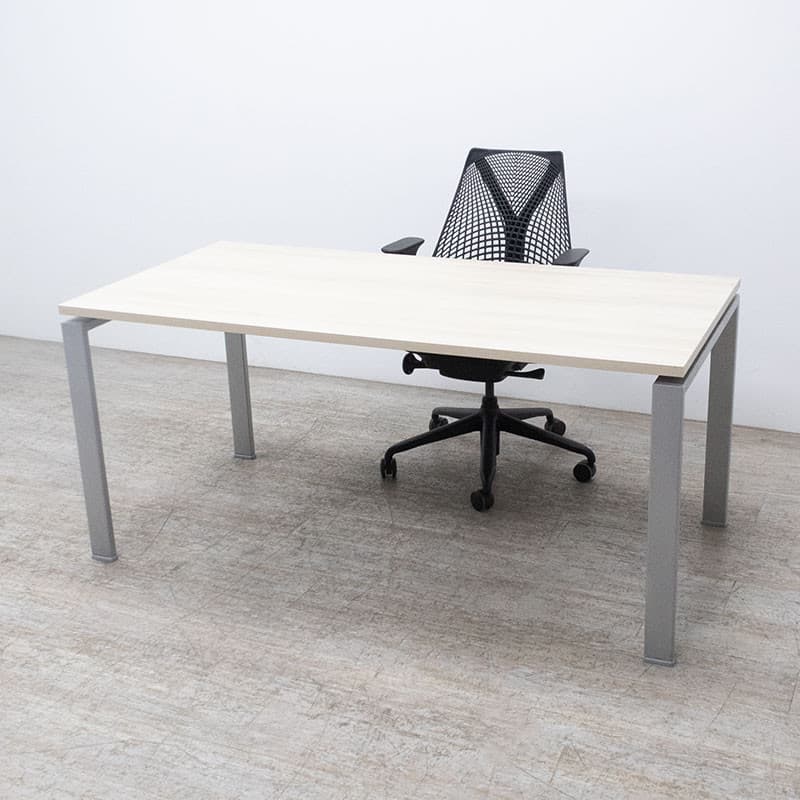 Bureau droit reconditionné L160 frêne et gris Reconditionné — matériel professionnel d'occasion Smart Reuse
